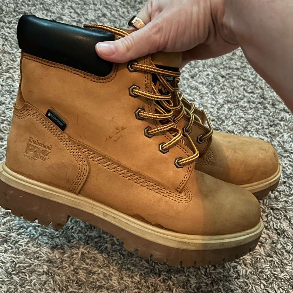 Men’s Soft Toe Timberland Boot Size 9